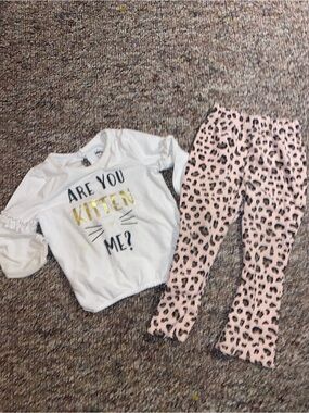3/25$ BWA Girls Kitten top Pink Leopard Print Set with White Top 2t